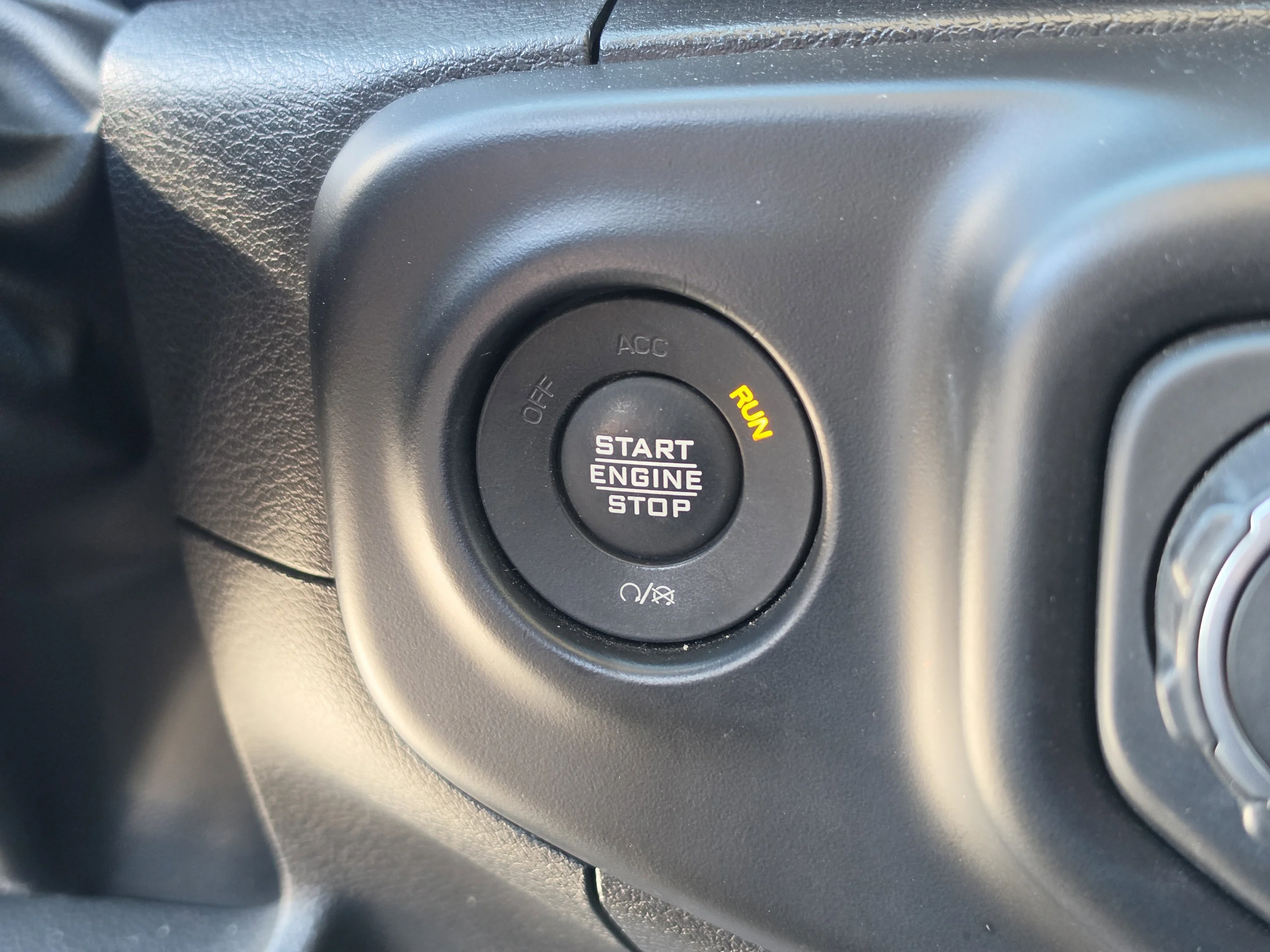 Used 2022 Bright White Clearcoat Jeep Unlimited Sport S image 32