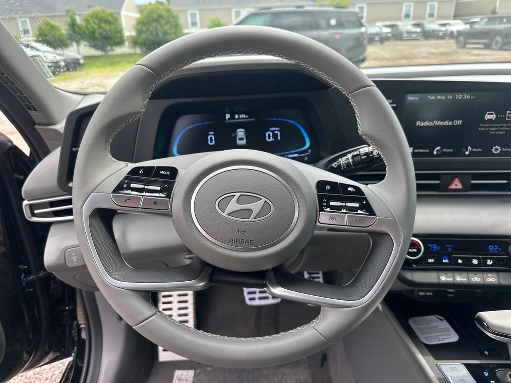 Used 2026 Abyss Black Hyundai SEL Sport image 16