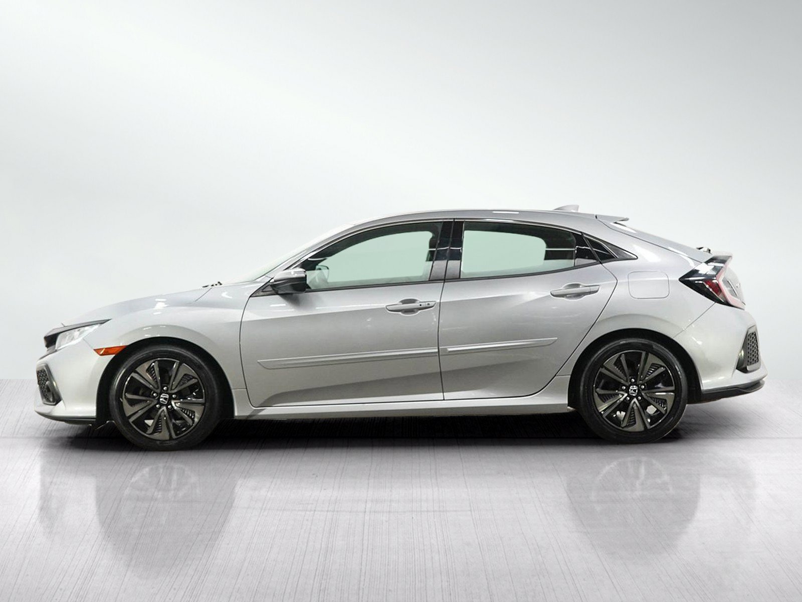 Used 2018 Honda Civic Hatchback EX with VIN SHHFK7H5XJU211334 for sale in South Saint Paul, Minnesota