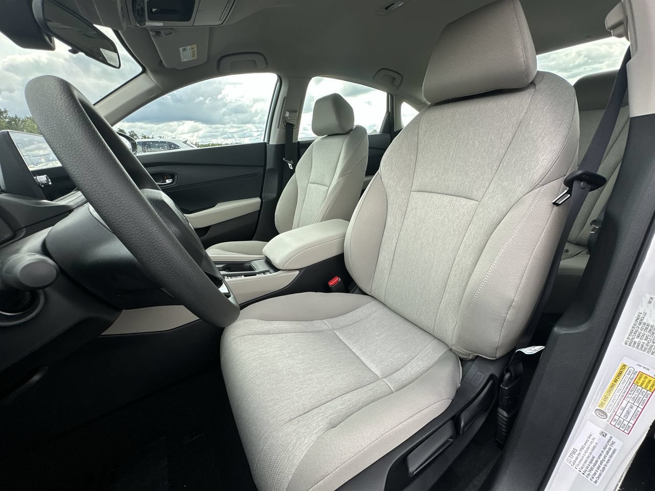 New 2026 Platinum White Pearl Honda LX image 11