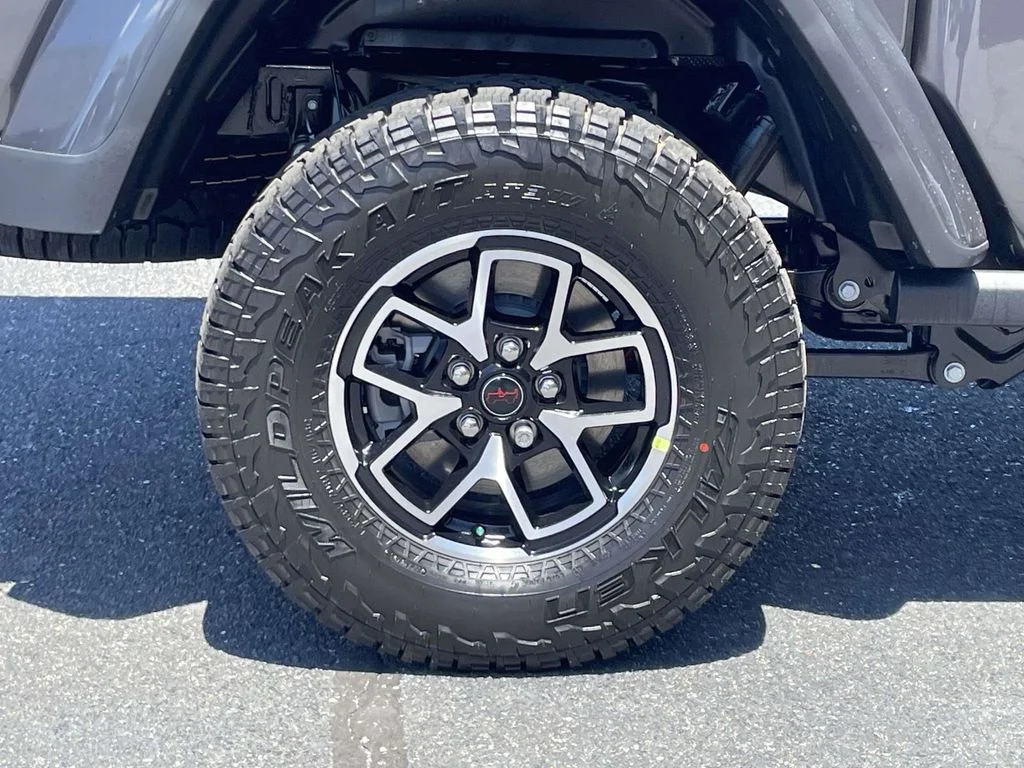 New 2026 Granite Crystal Metallic Clearcoat Jeep Rubicon X image 13