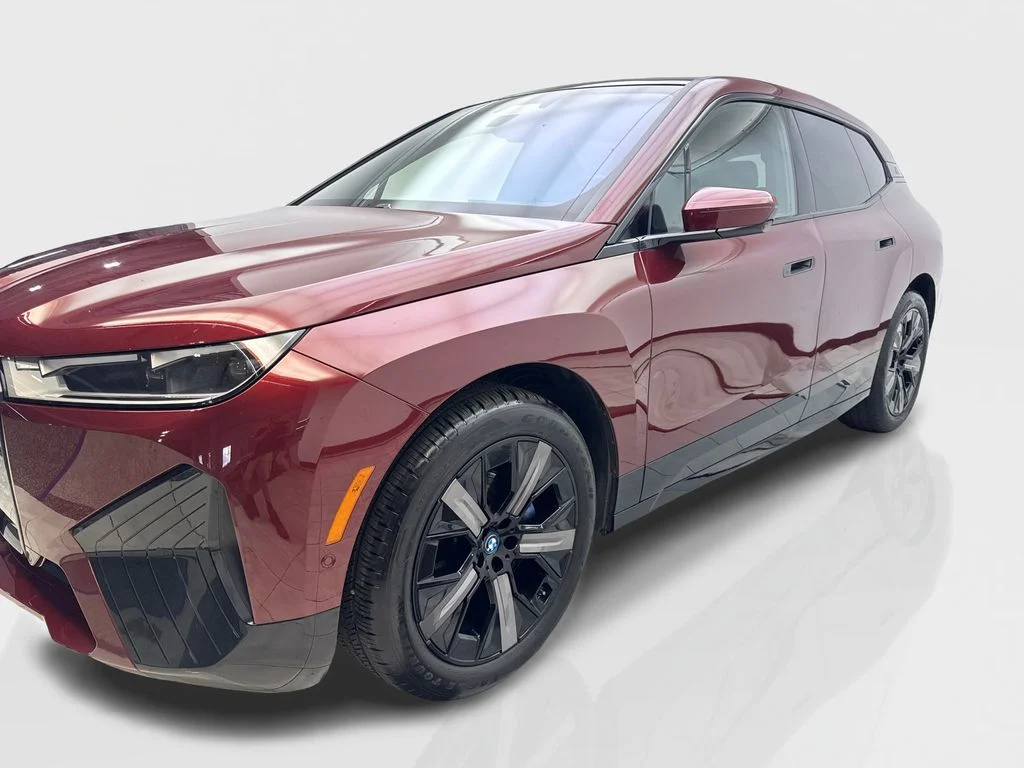 Used 2024 Red BMW xDrive50 image 11