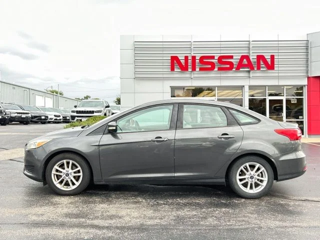 Used 2015 Ford Focus SE with VIN 1FADP3F28FL336807 for sale in Dixon, IL