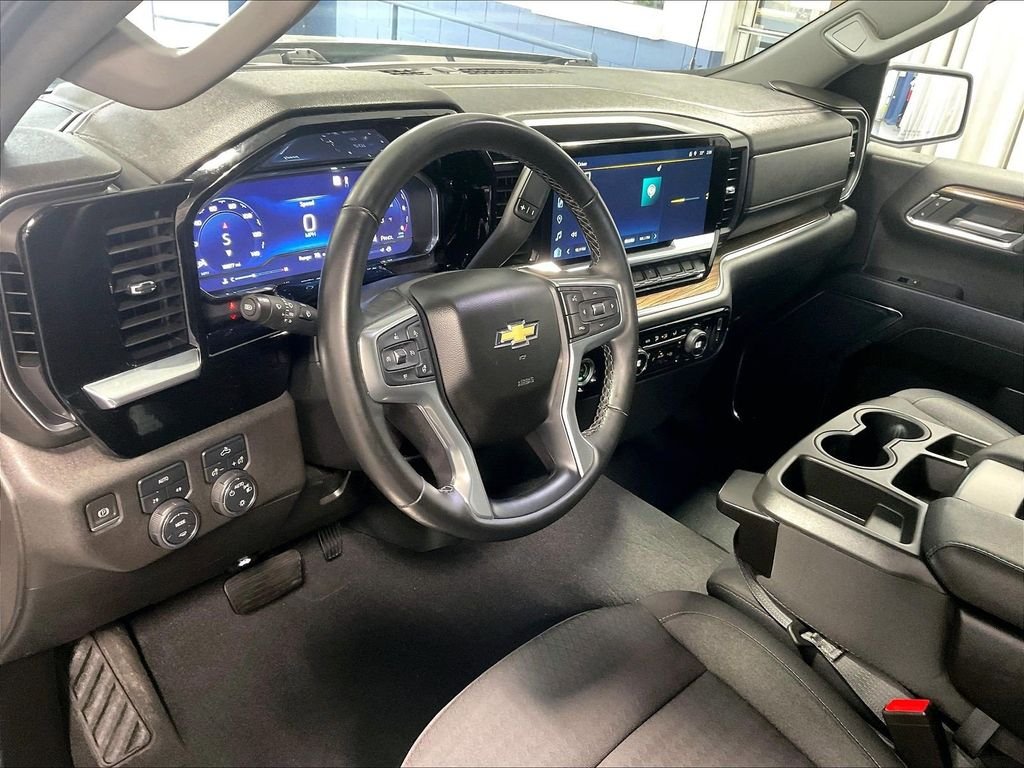Used 2023 Gray Chevrolet LT image 8