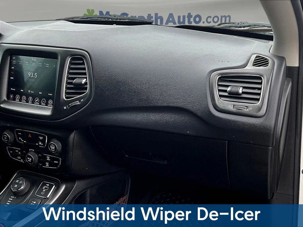 Certified Used 2018 White Jeep Trailhawk image 29
