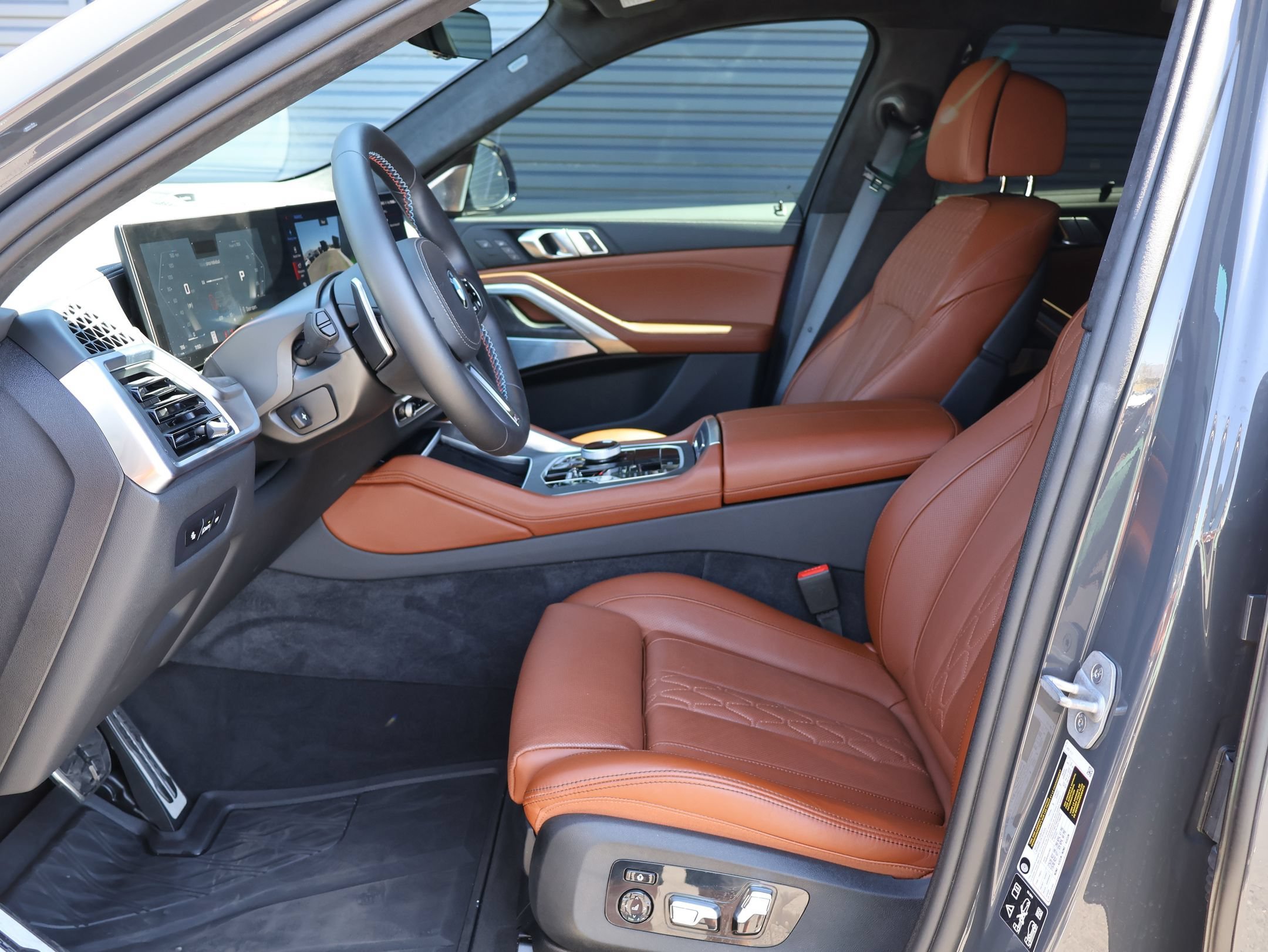 Used 2026 Dravit Grey Metallic BMW M60i image 23