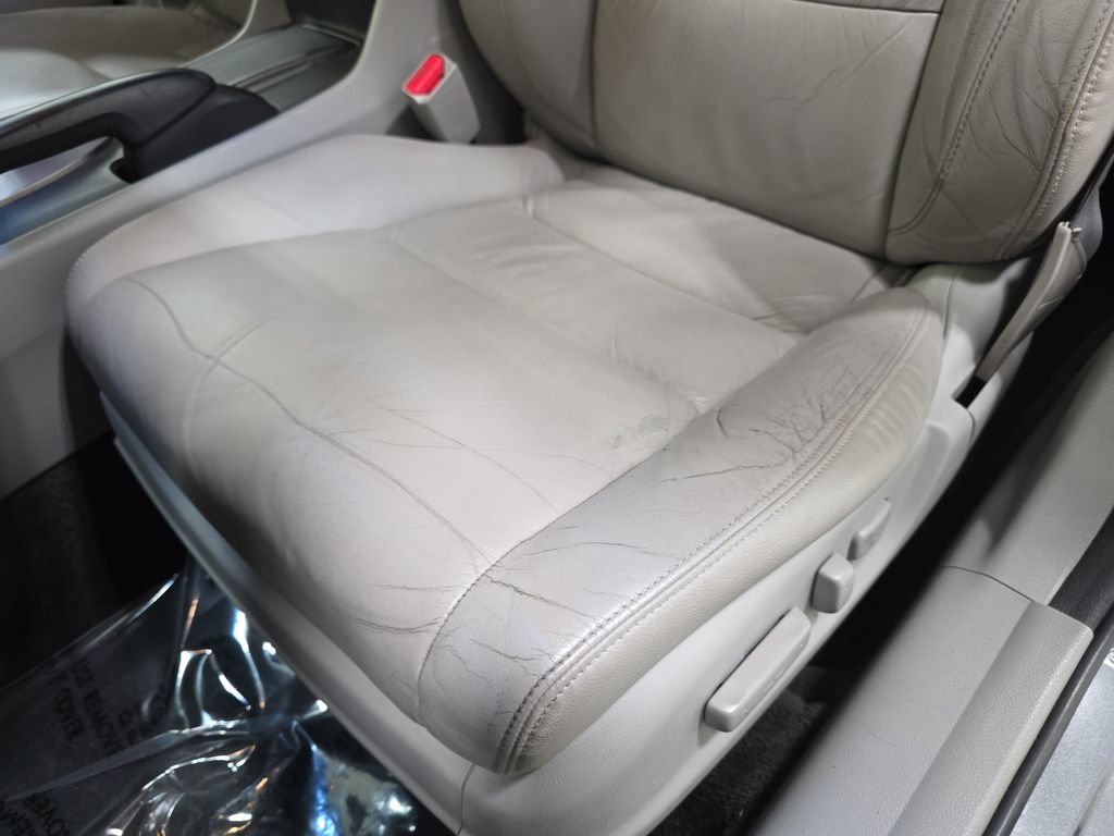 Used 2012 Polished Metal Metallic Honda EX-L image 26