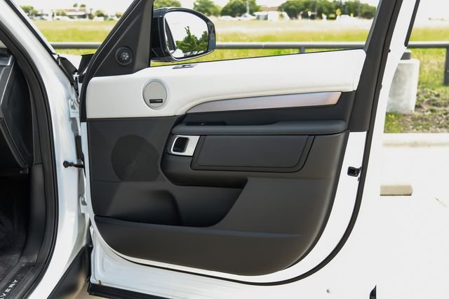 Used 2025 White Land Rover Dynamic SE image 60