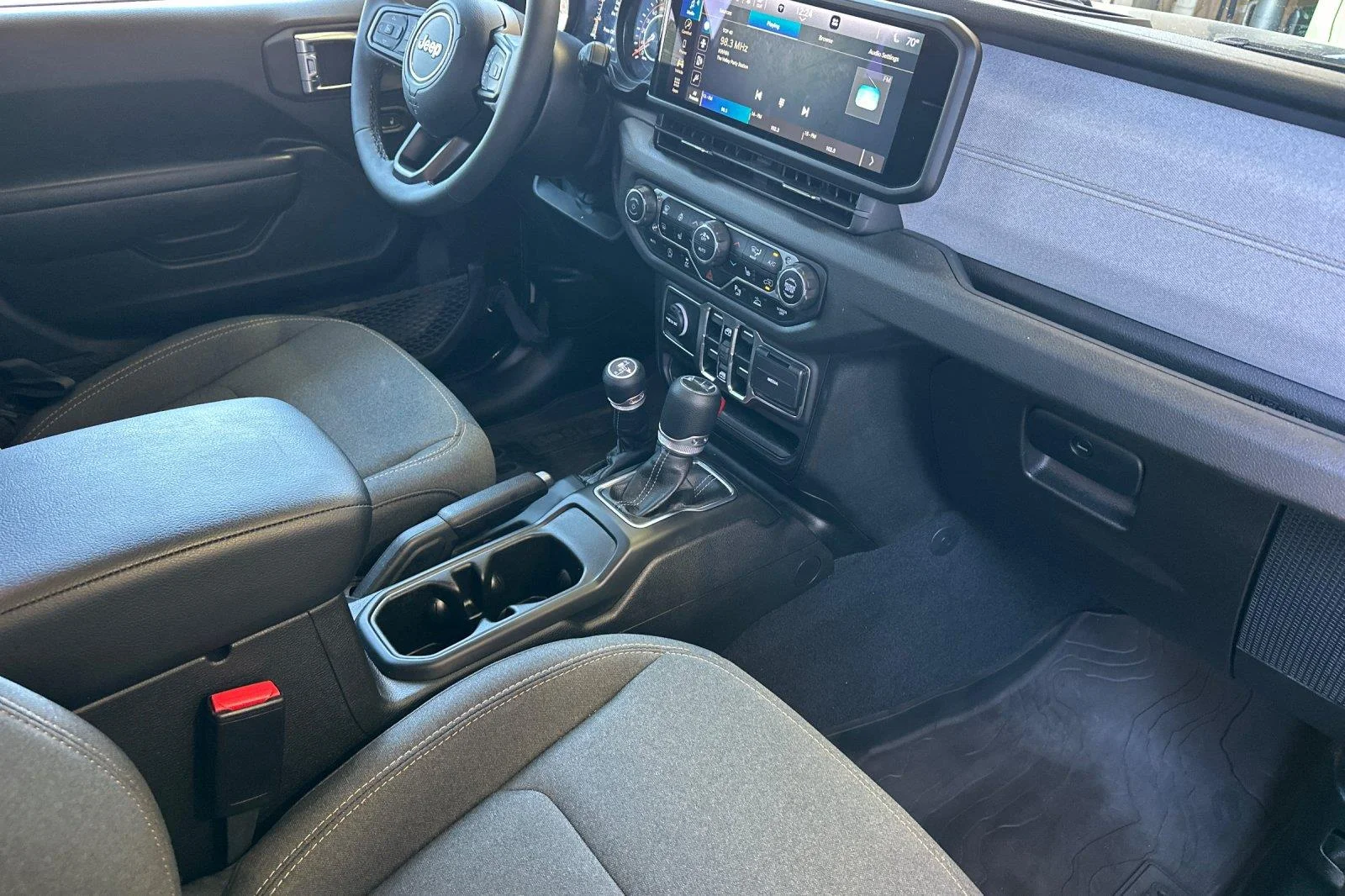 Used 2025 Black Clearcoat Jeep Sport S image 15