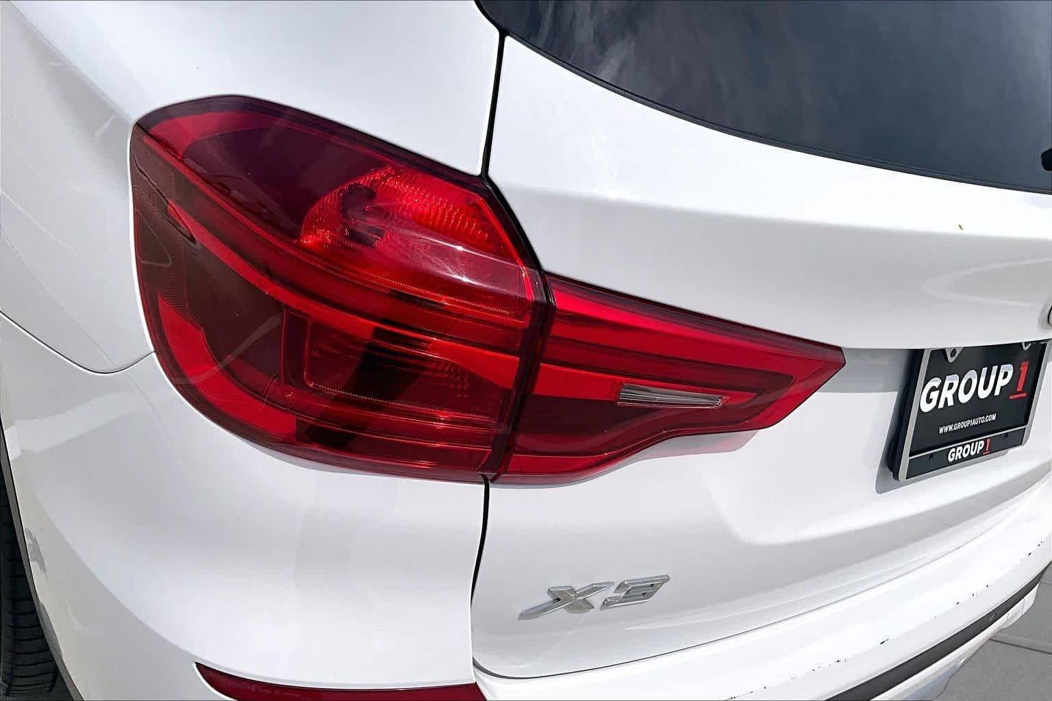 Used 2019 Alpine White BMW sDrive30i image 27