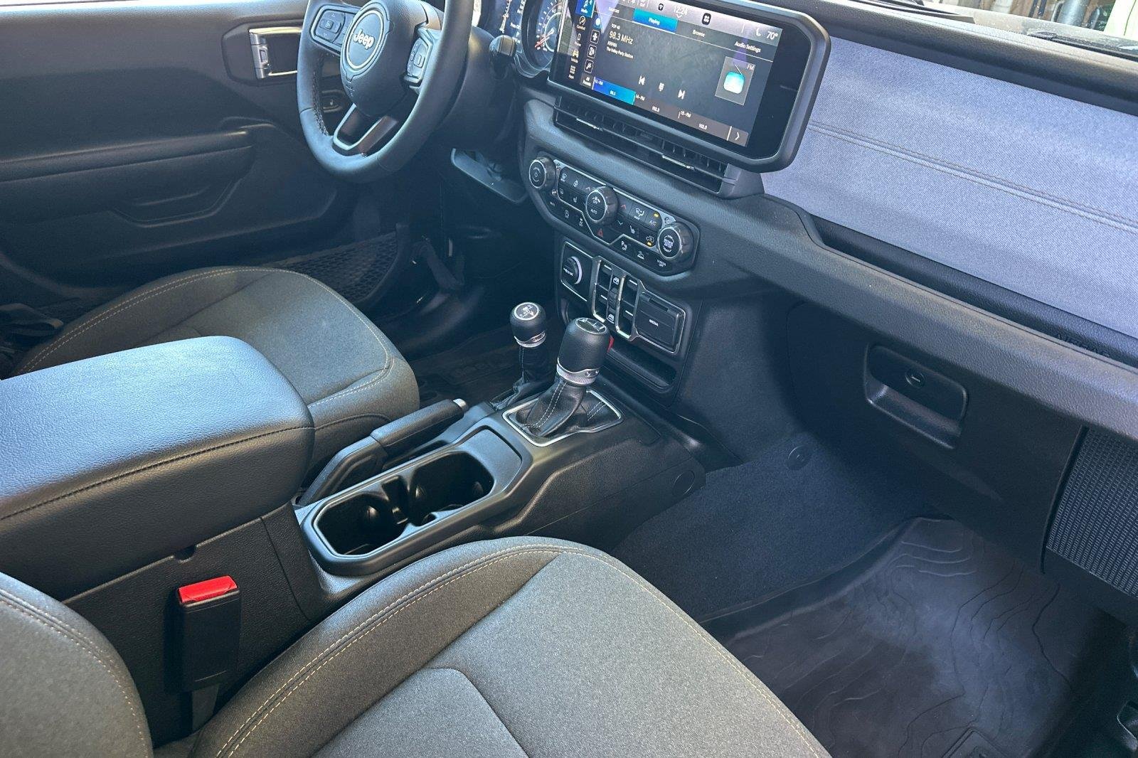 Used 2025 Black Clearcoat Jeep Sport S image 15
