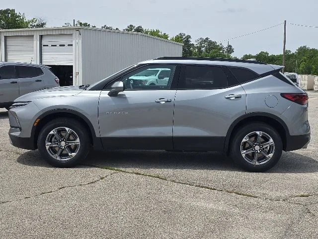 Used 2025 Gray Chevrolet LT image 2