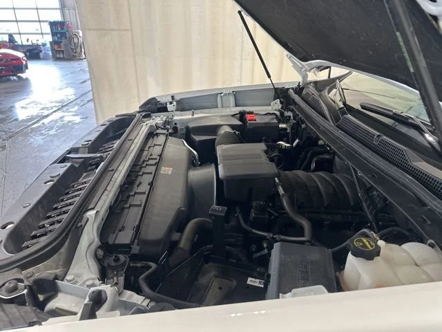 Used 2025 Summit White Chevrolet LTZ image 41