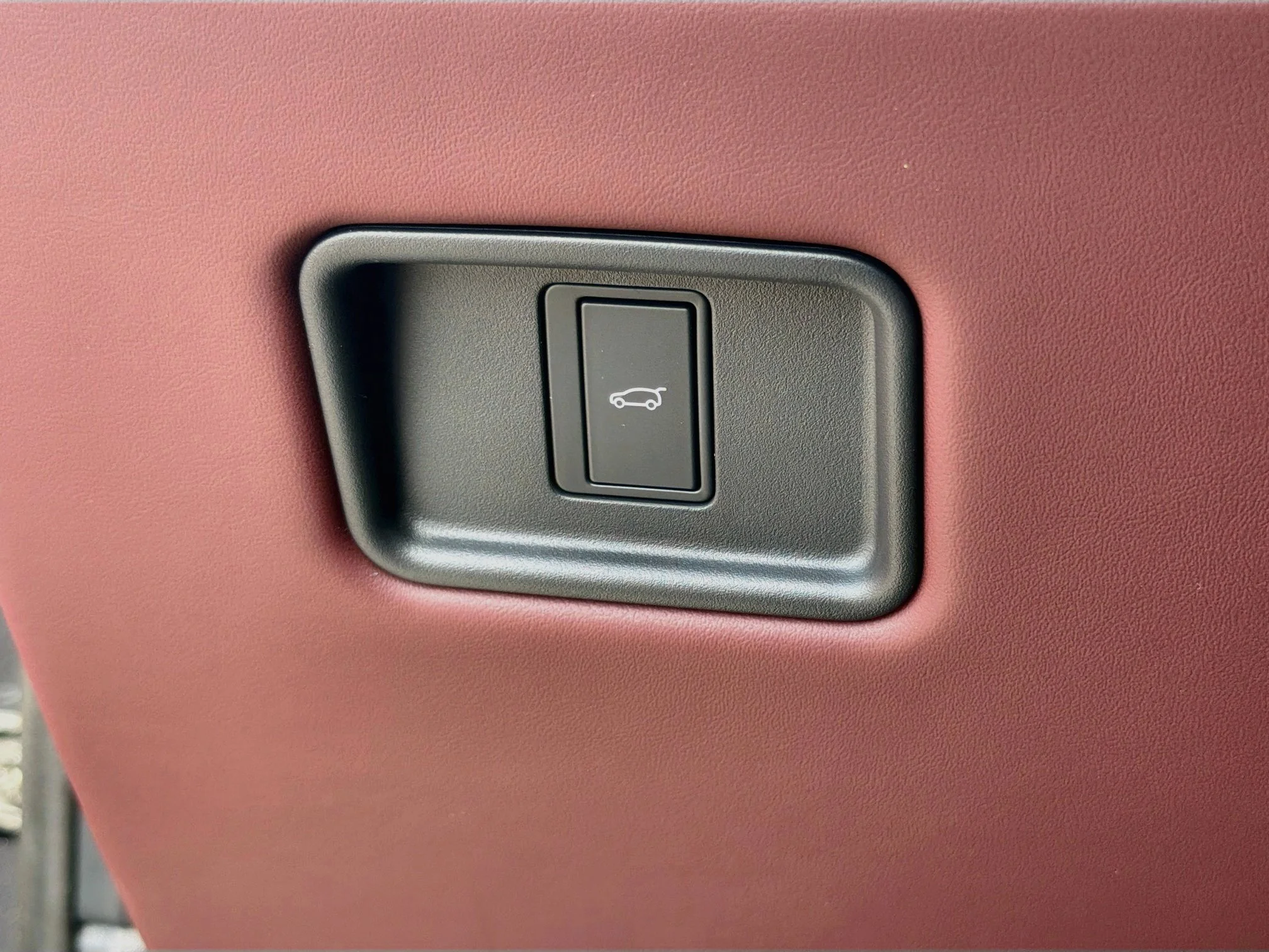 New 2026 Carpathian Grey Land Rover SE image 37