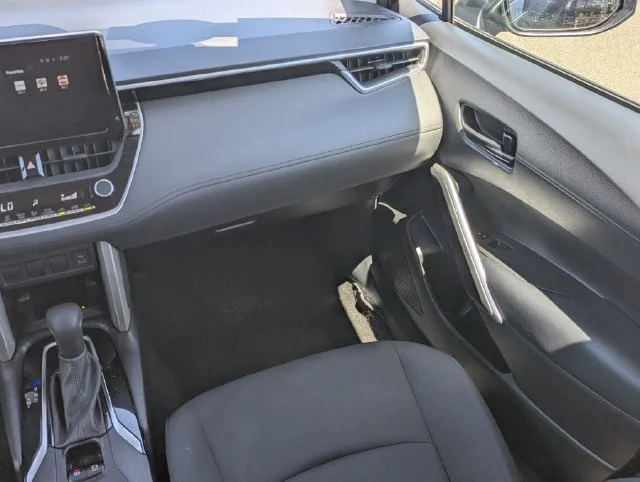 2024 Toyota Corolla Cross LE - Photo 16