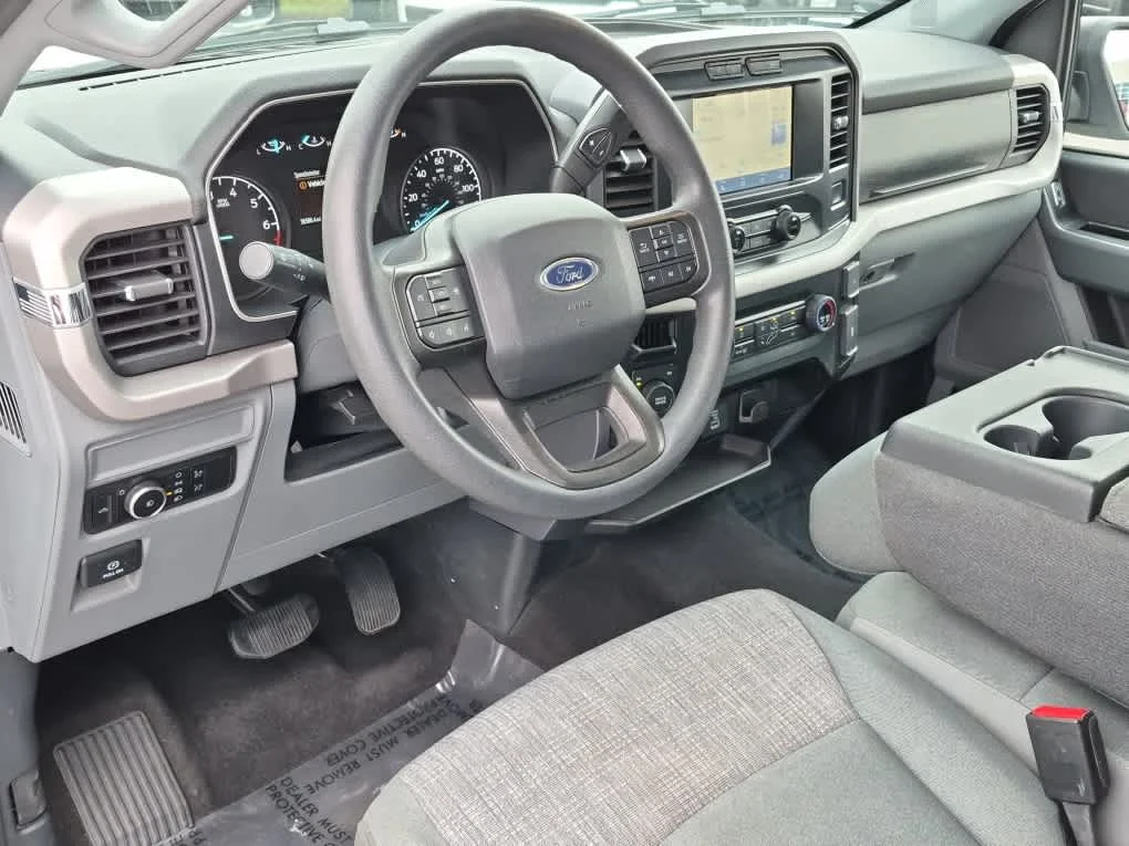 Certified Used 2023 Oxford White Ford XLT image 11