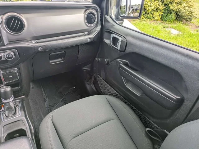Used 2021 Crystal Metallic Jeep Willys image 17