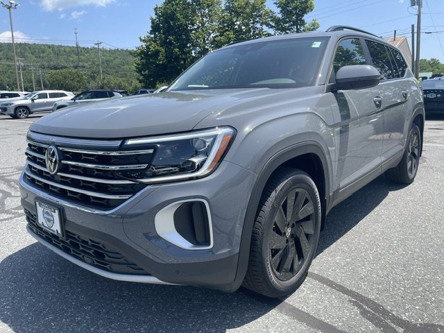 New 2026 Pure Gray Volkswagen 2.0T SE W/TECHNOLOGY image 1