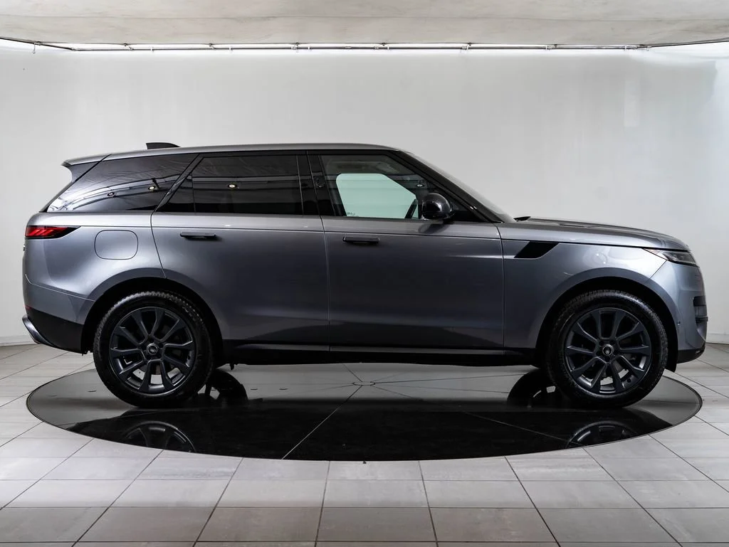 Used 2023 Gray Land Rover SE image 11