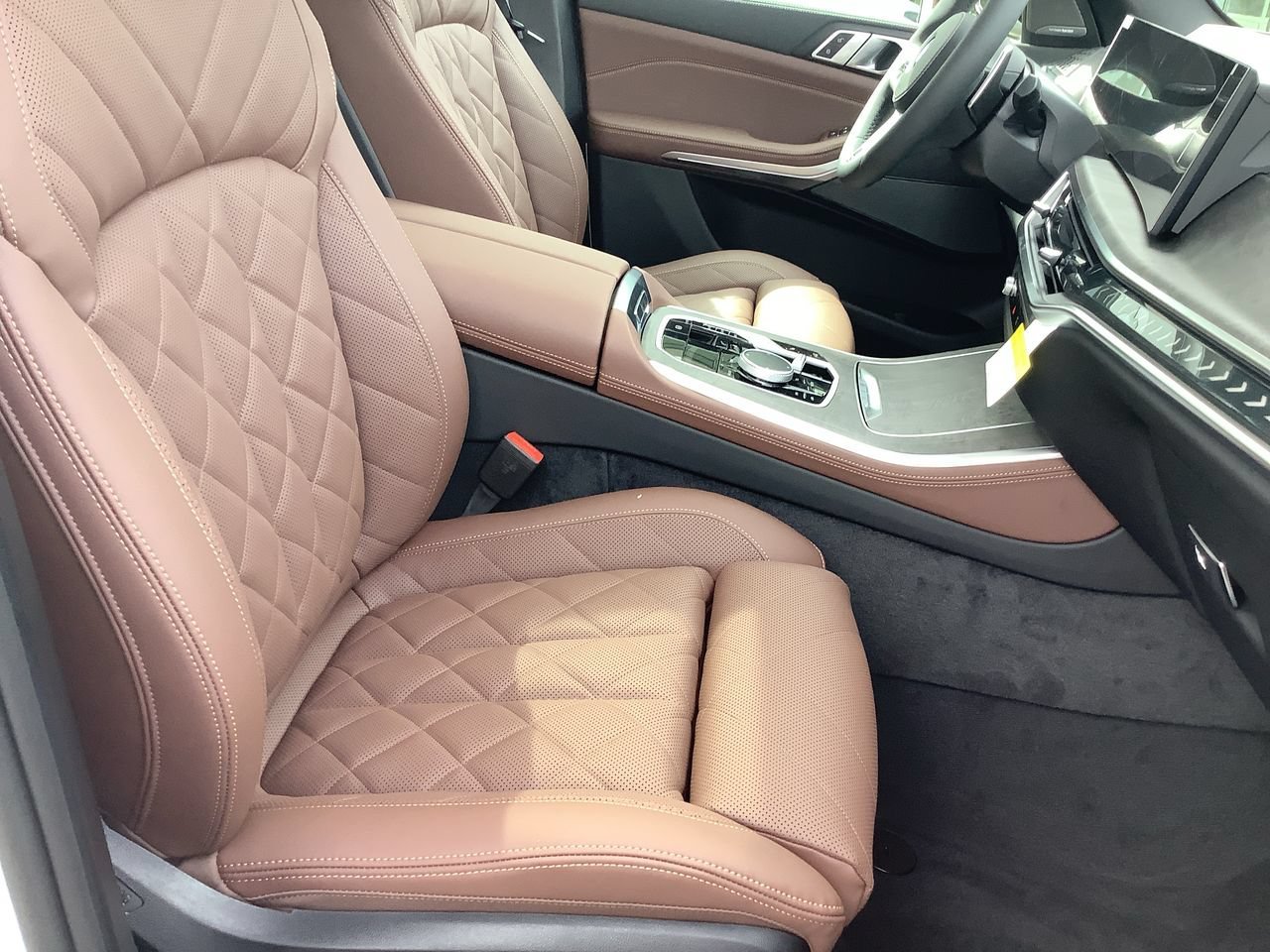 New 2026 Mineral White Metallic BMW sDrive40i image 35