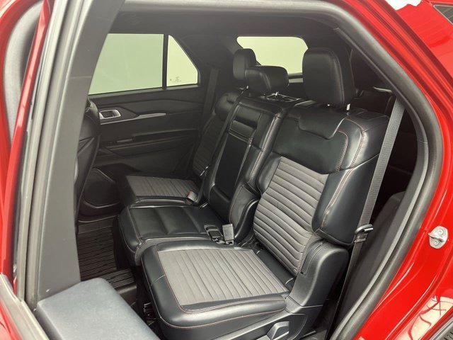 Used 2025 Rapid Red Metallic Tinted Clearcoat Ford ST-Line image 13