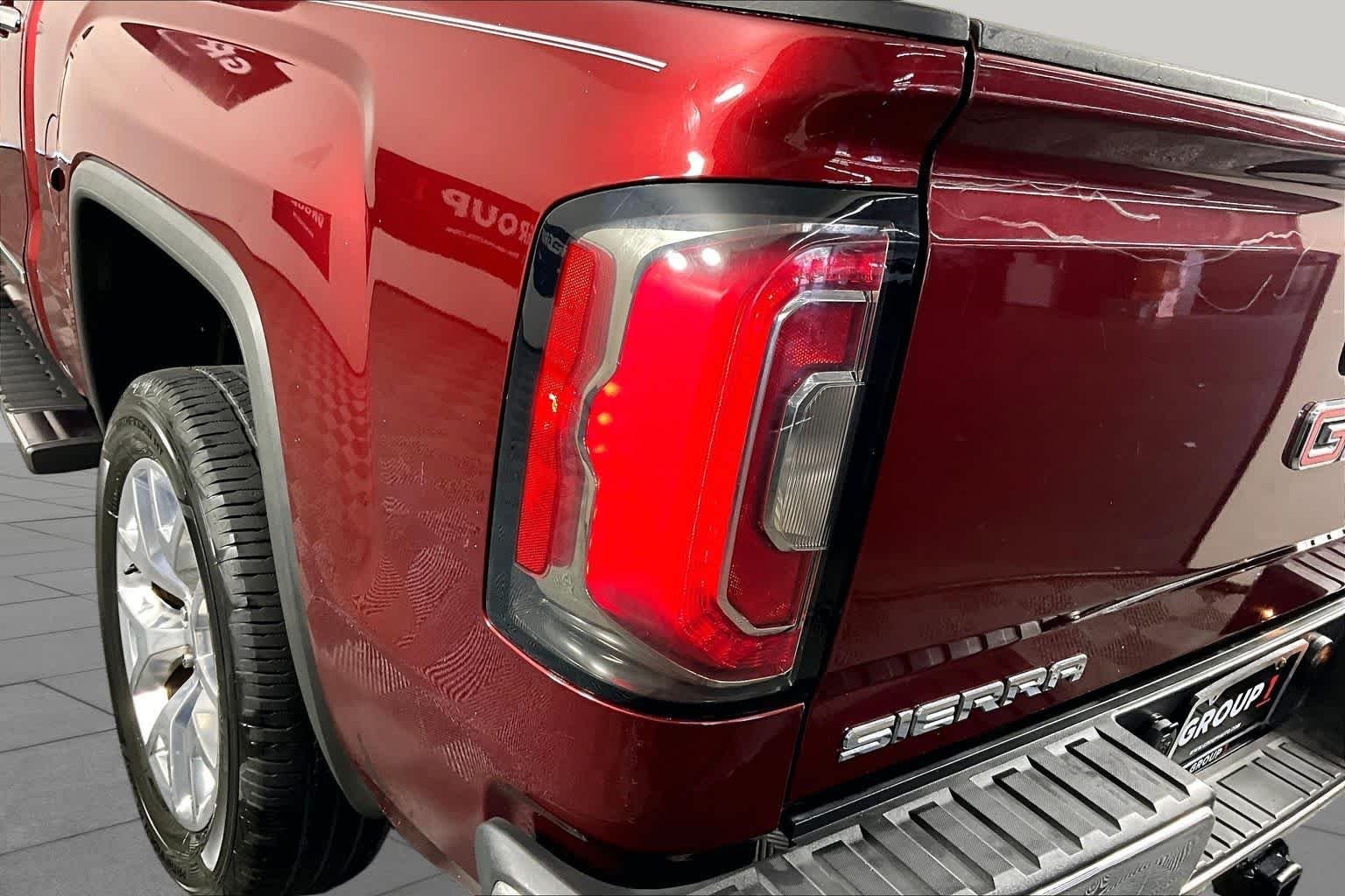 Used 2017 CRIMSON RED TINTCOAT GMC SLT image 26