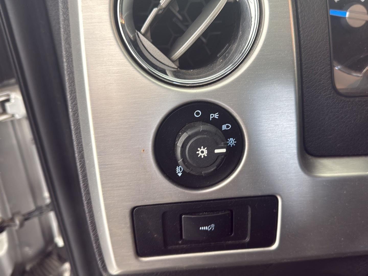 Used 2013 Ingot Silver Metallic Ford Platinum image 13