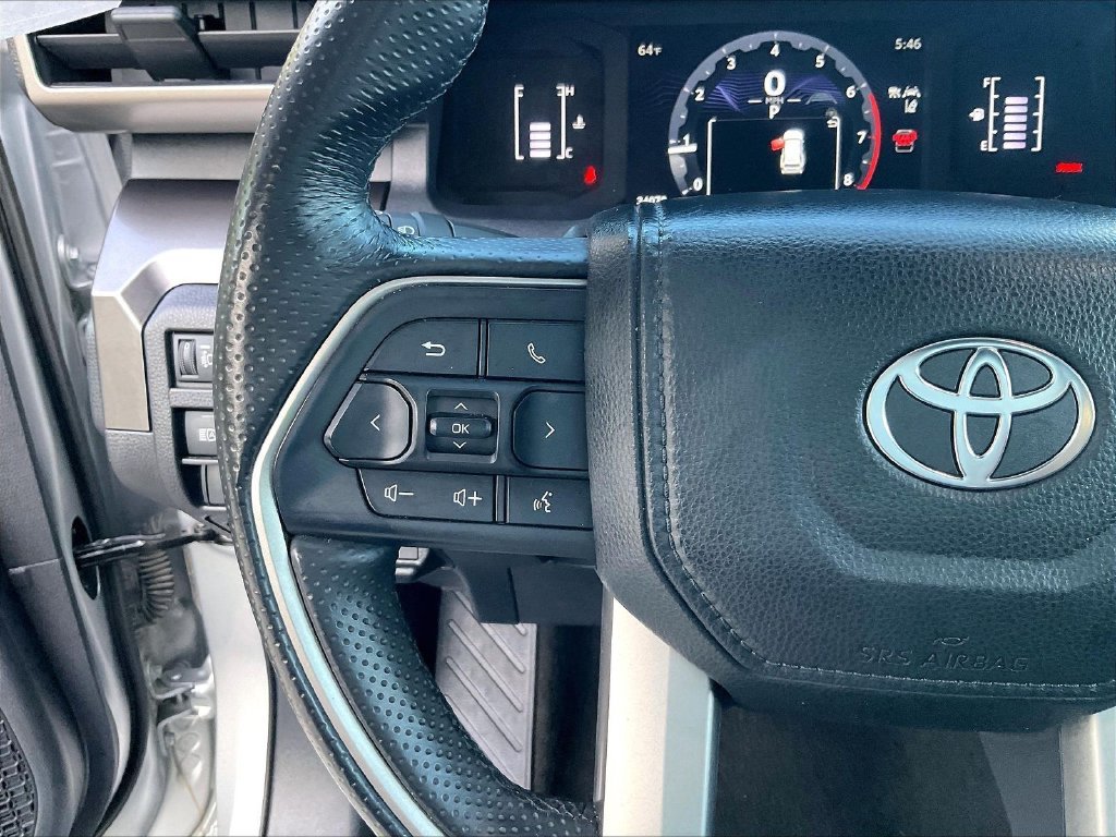 Used 2025  Toyota SR5 image 22