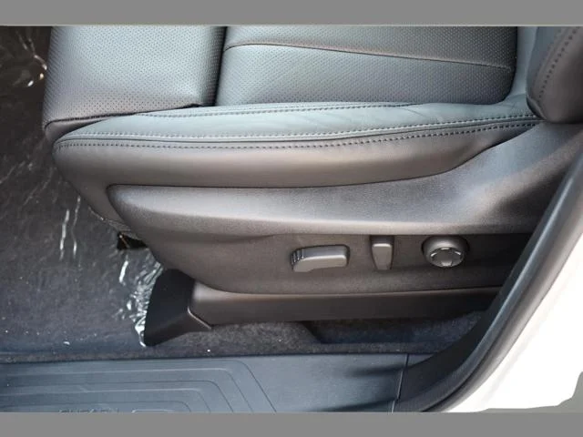 New 2026 CRYSTAL WHITE PEARL Subaru Touring 7-Passenger image 33