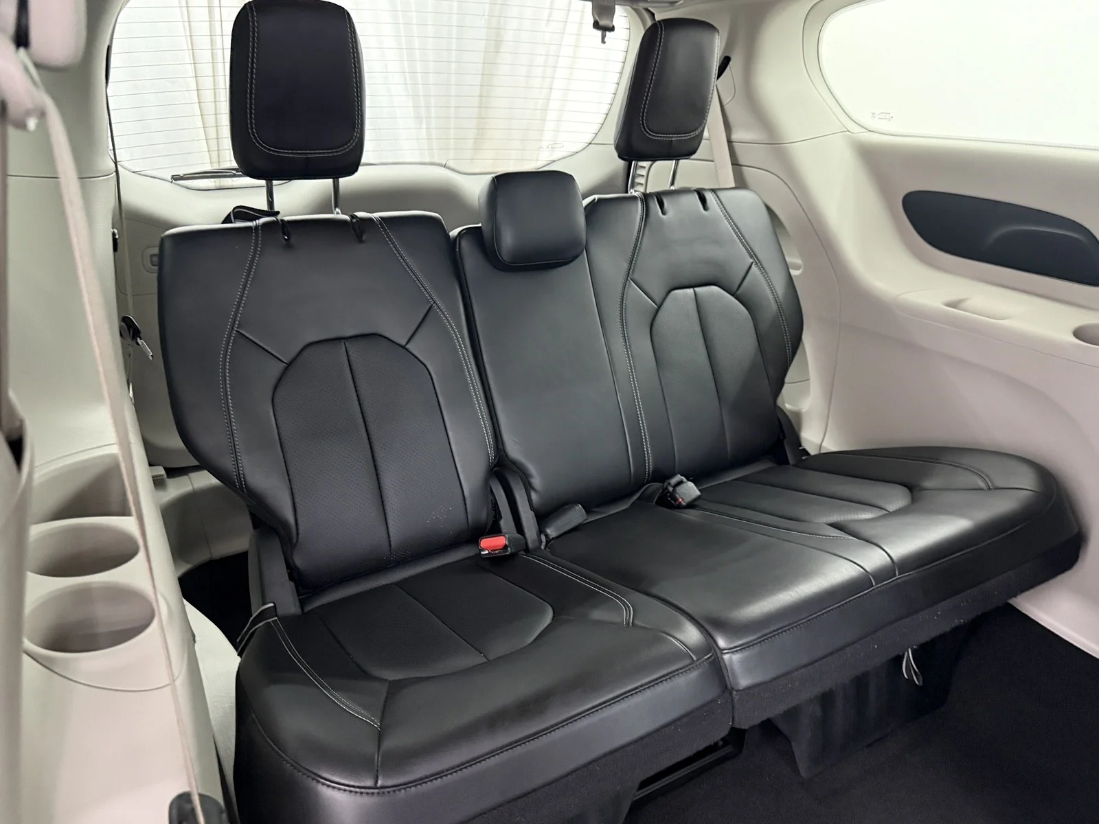 Used 2024 SILVER Chrysler Touring L image 37