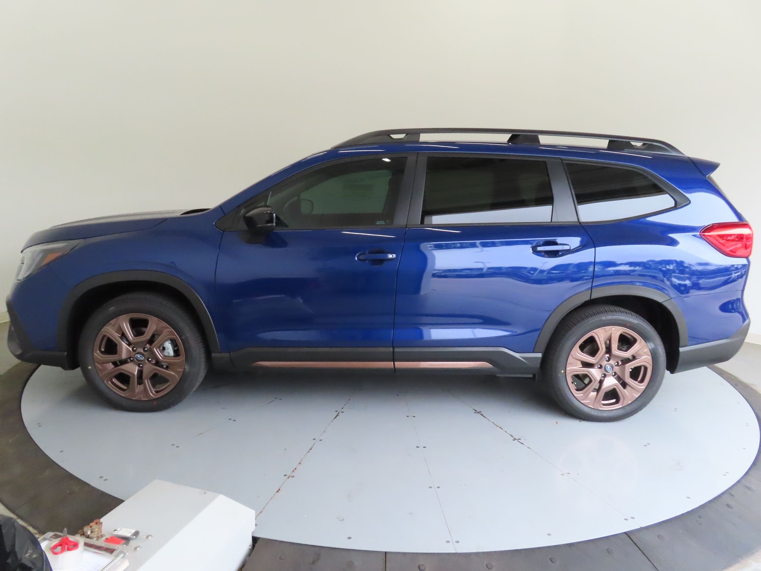 New 2026 SAPPHIRE BLUE PEARL Subaru Limited Bronze Edition 7-Passenger image 7