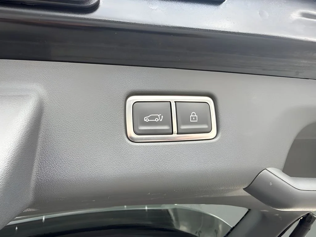 Used 2024 Black Kia Wind image 20