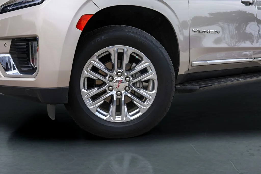 Used 2023 Beige GMC SLT image 4