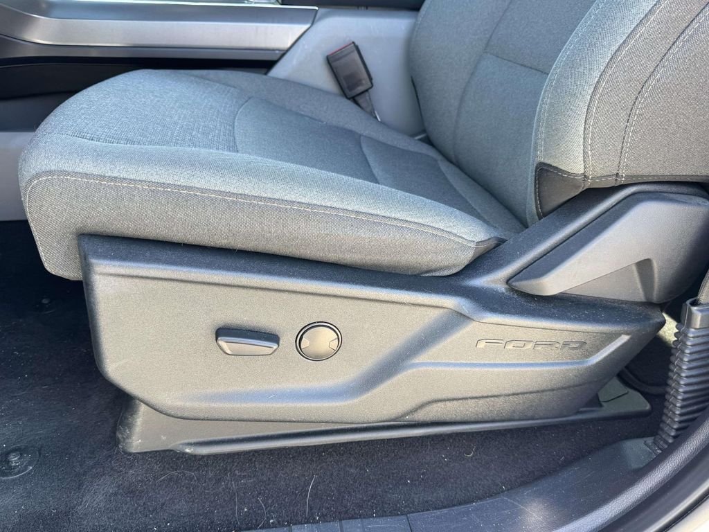 Used 2025 White Ford XLT image 19