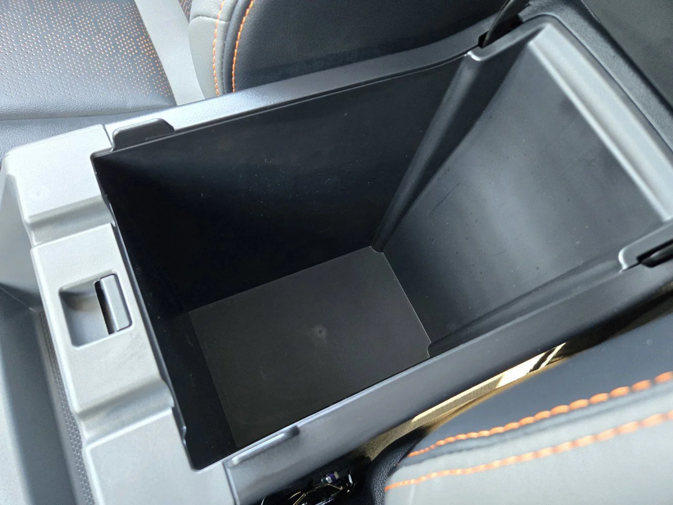 Used 2025 Ice Silver Metallic Subaru Limited image 13