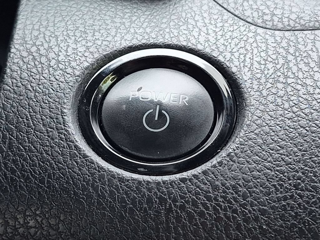 Used 2025  Toyota SE image 26