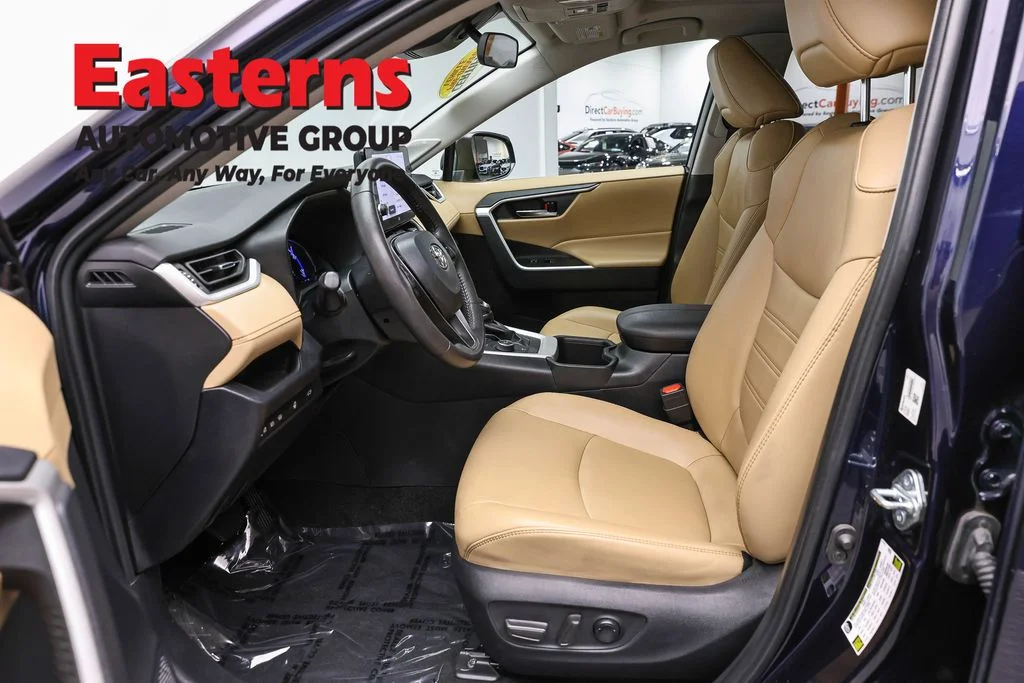Used 2024 Blue Toyota XLE Premium image 14
