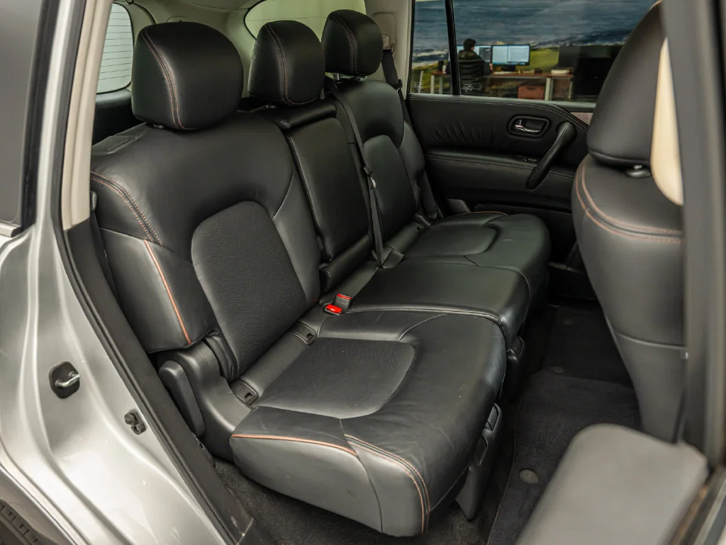 Used 2020 Brilliant Silver Metallic Nissan SL image 47