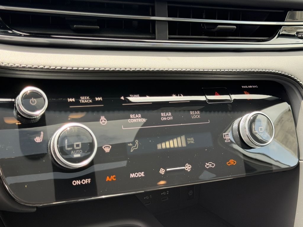 New 2027 GRAPHITE SHADOW INFINITI Luxe AWD image 19