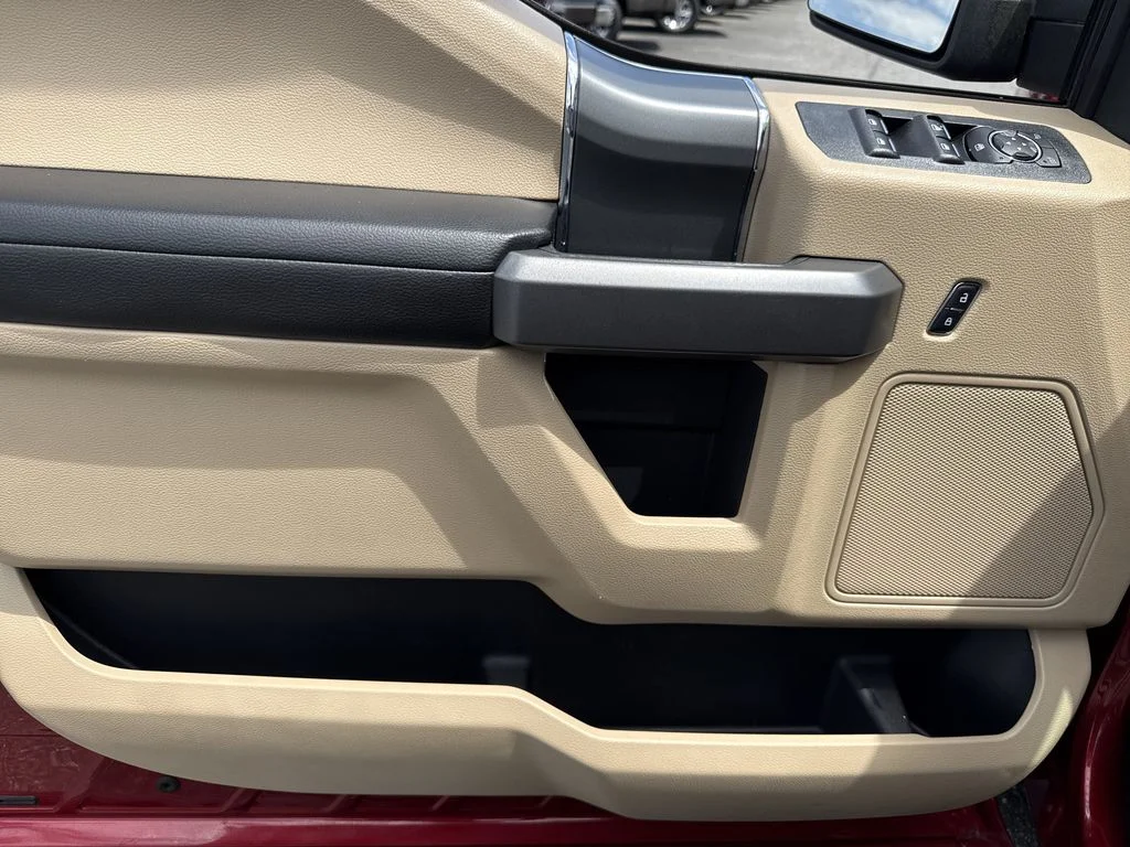 Used 2017 Red Ford XLT image 10