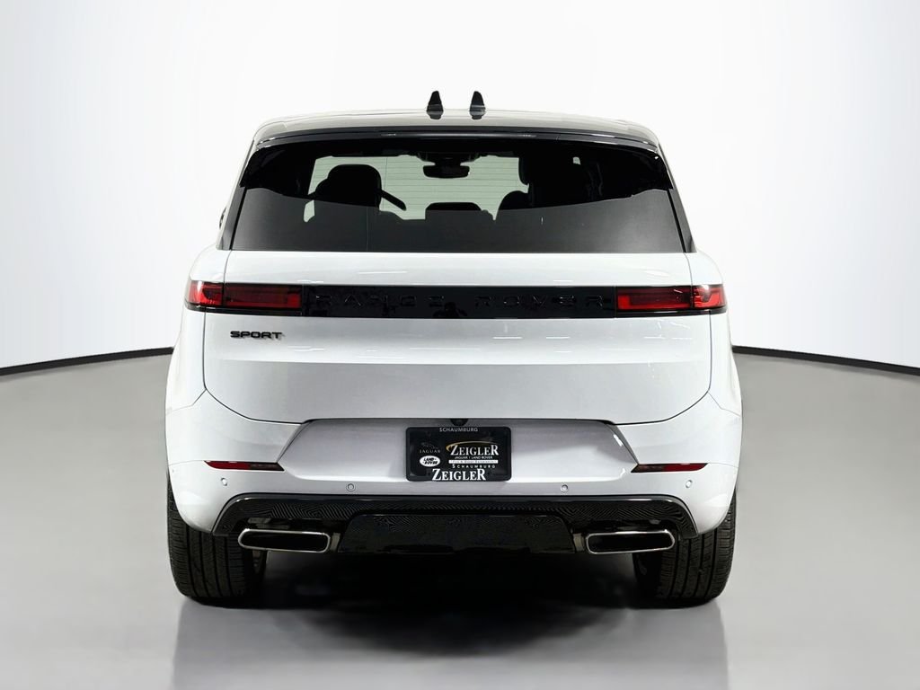 Used 2025 White Land Rover Dynamic SE image 6