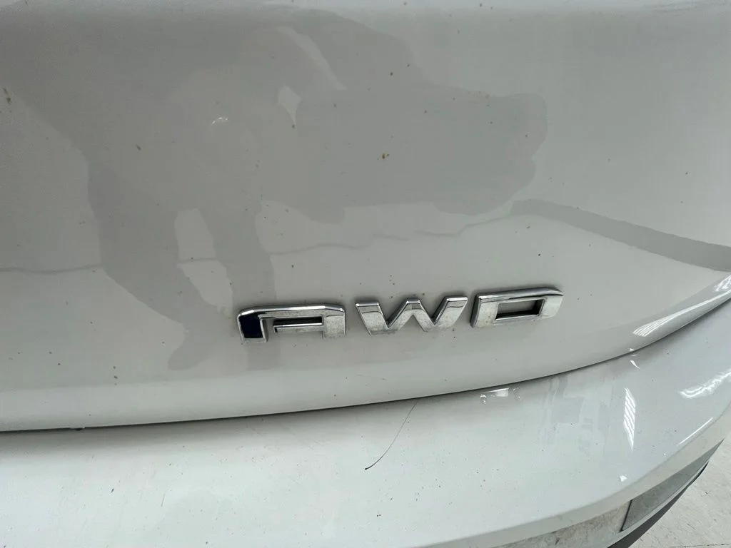 Used 2022 White GMC SLT image 7