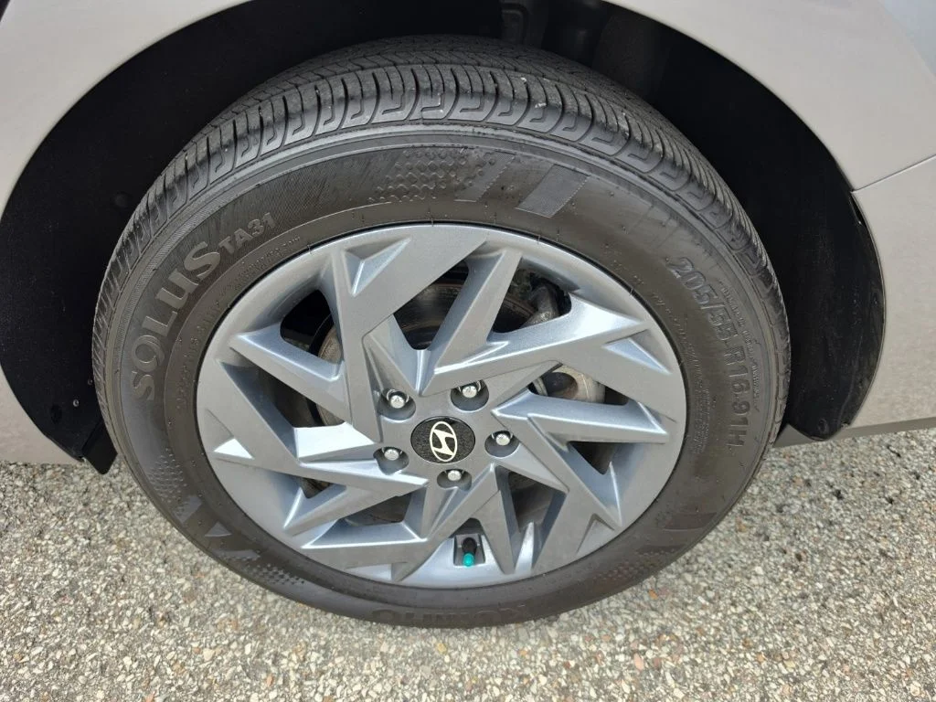 Used 2024 Metal Hyundai SEL image 10