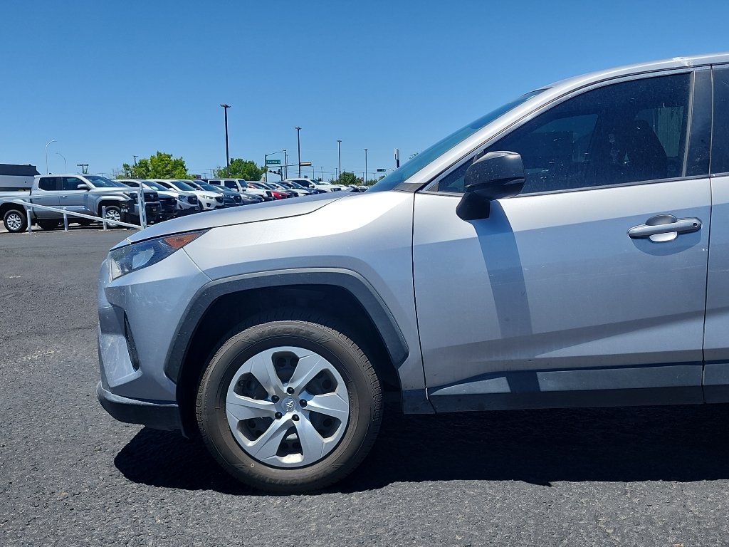 Used 2022 Silver Sky Metallic Toyota LE image 10