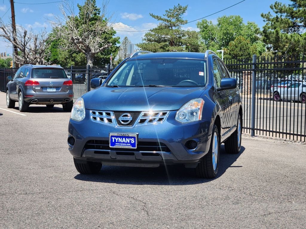Used 2013 Blue Nissan SV image 3