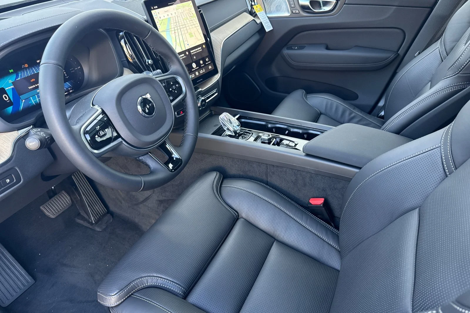 New 2026 ONYX BLACK Volvo Ultra image 7