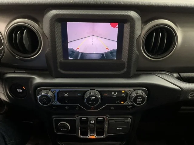 Used 2022  Jeep Willys image 32