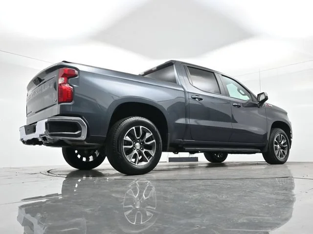 Used 2019 SHADOW GRAY METALLIC Chevrolet LT image 27