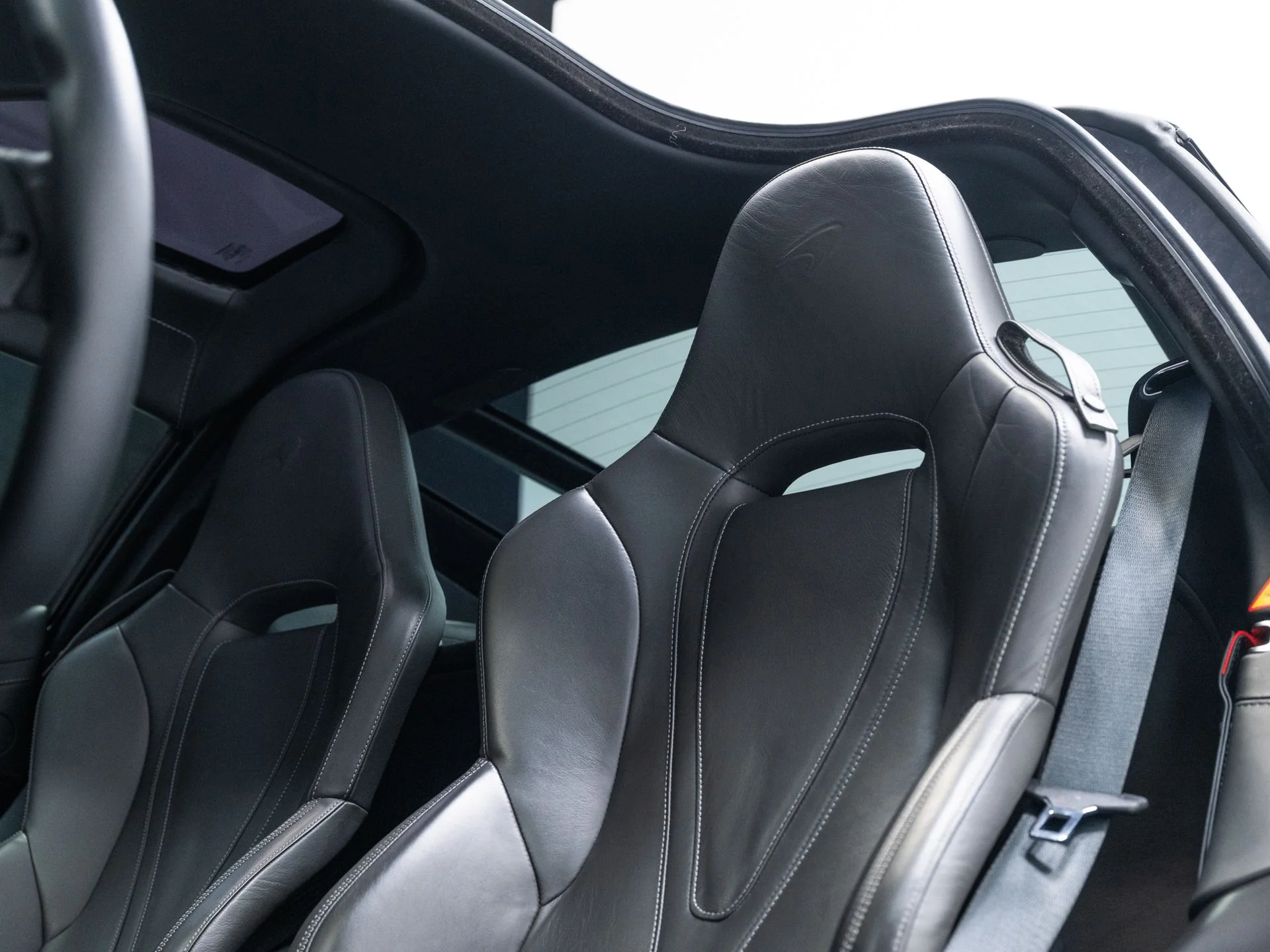 Used 2018 Quartz McLaren Luxury image 16