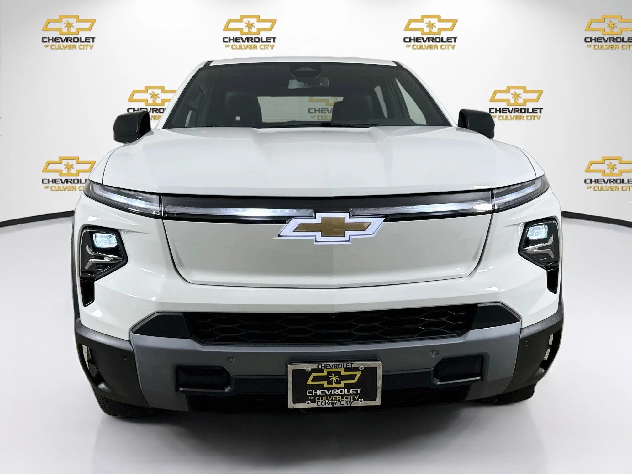 Used 2026 Summit White Chevrolet LT - Extended Range image 2